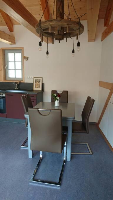 Mothsgut - Moderne Ferienwohnung Auf Dem Bauernhof Im Erzgebirge Oelsnitz  Luaran gambar
